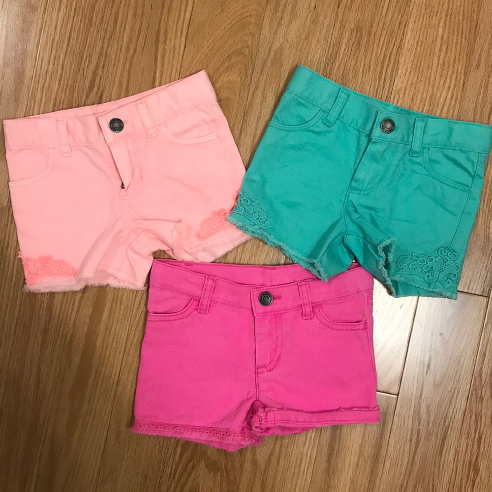 Lot of 3 size 2T Carter’s Shorts